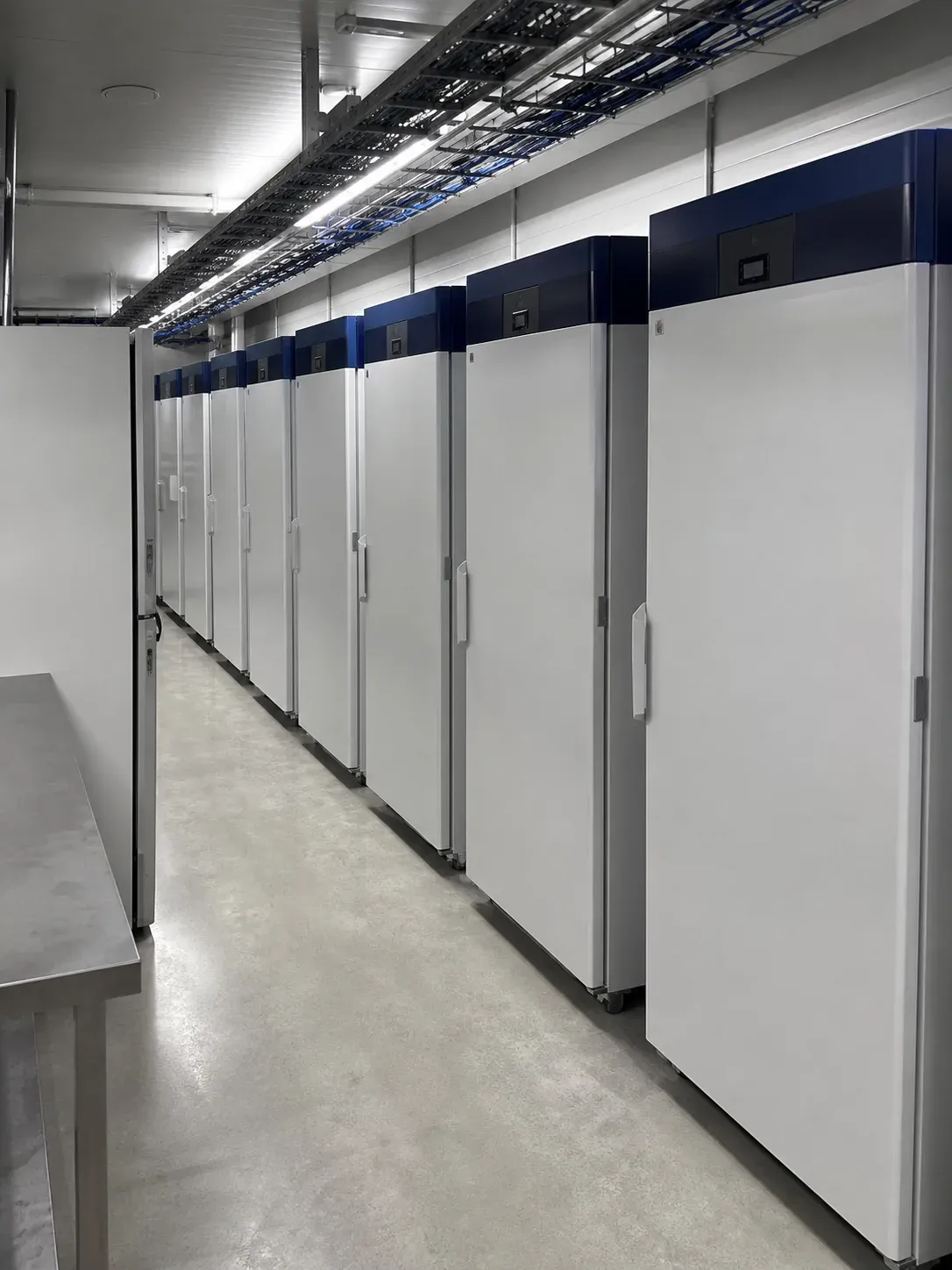 Storage and handling environment for biological materials